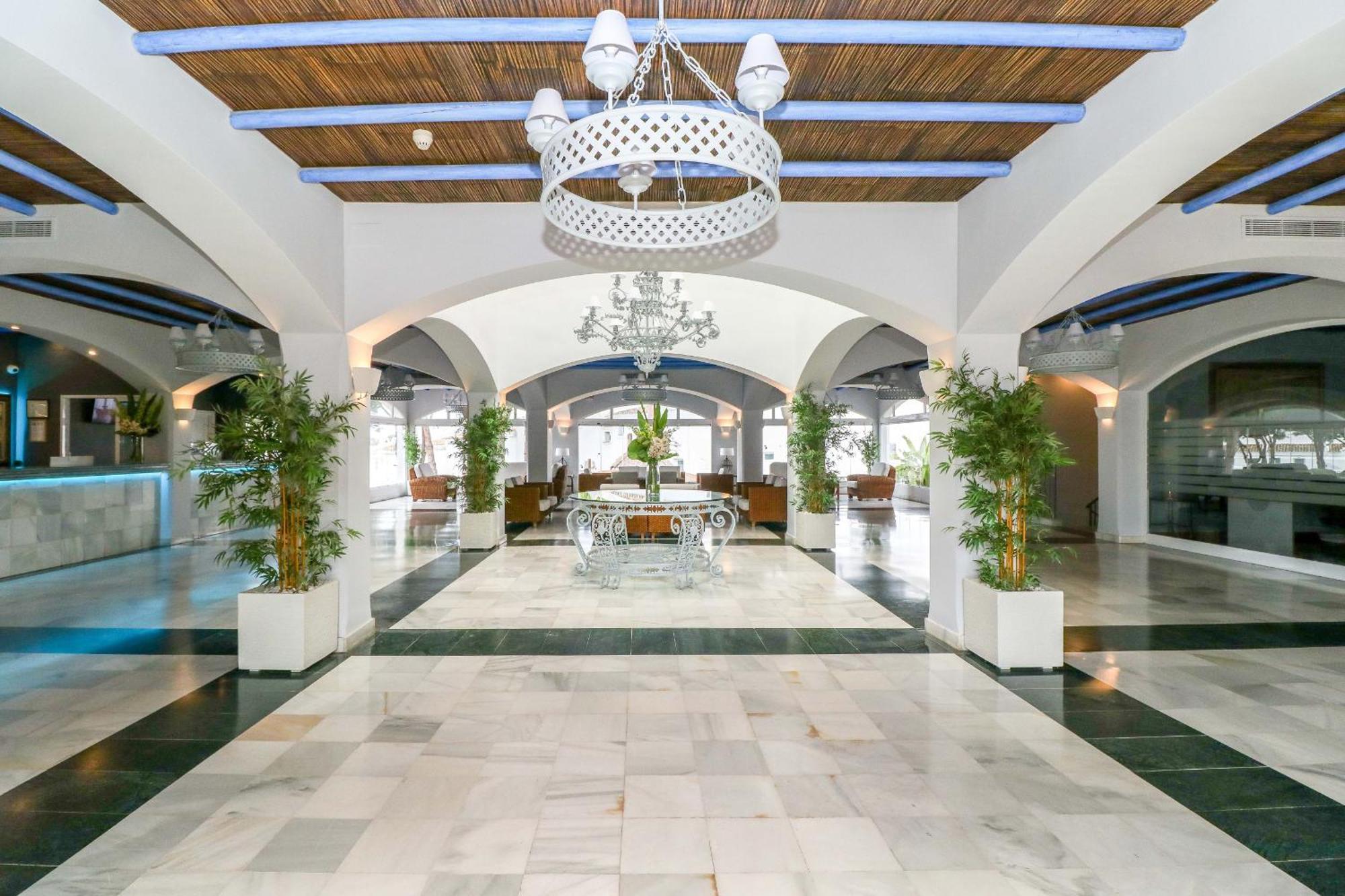 Duplex With Bbq And Amenities Apartment Marbella