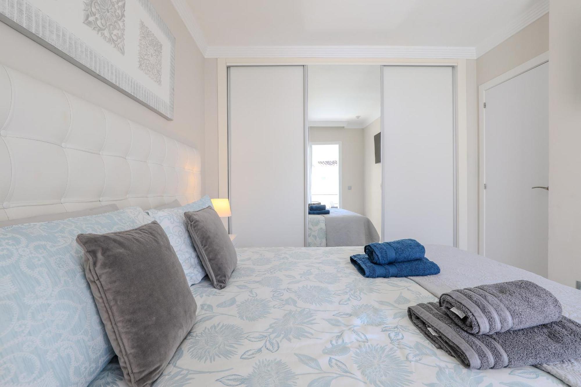 Duplex With Bbq And Amenities Apartment Marbella