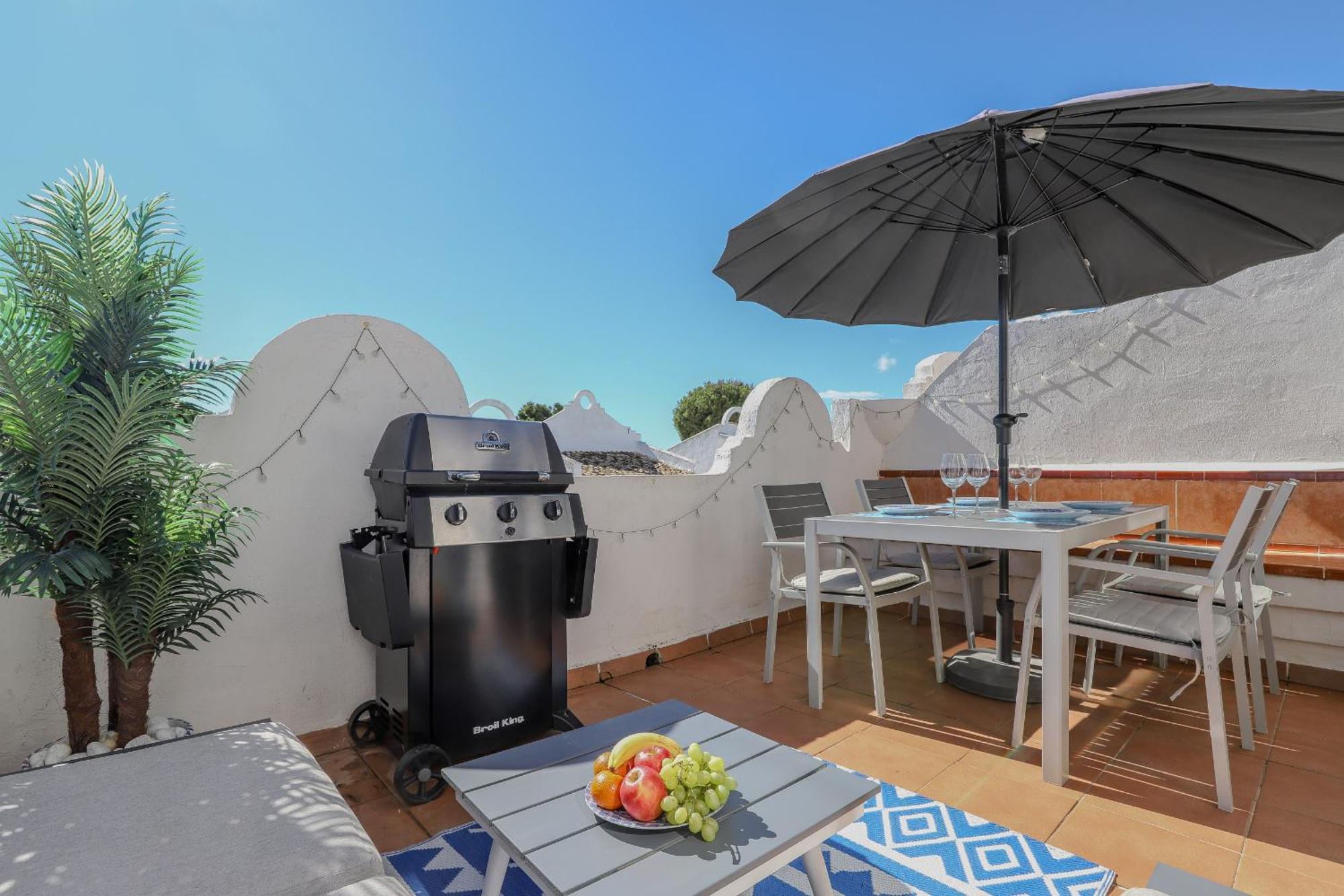Duplex With Bbq And Amenities Apartment Marbella